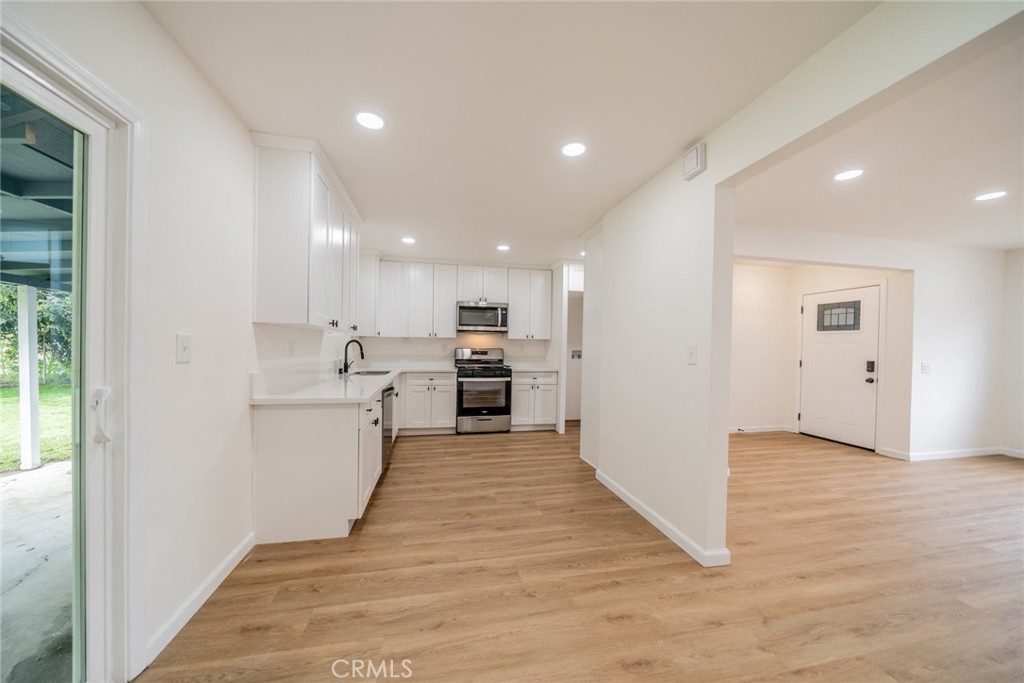 445 W Rosewood Street