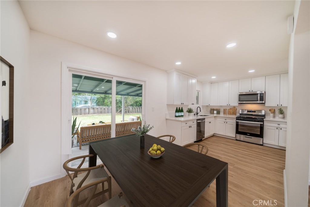 445 W Rosewood Street