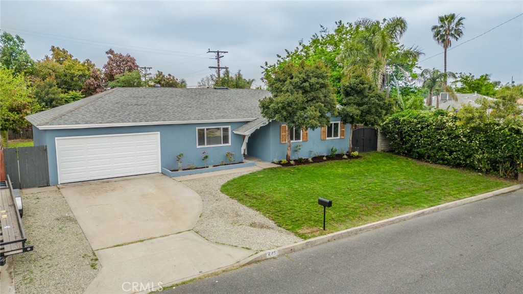 445 W Rosewood Street