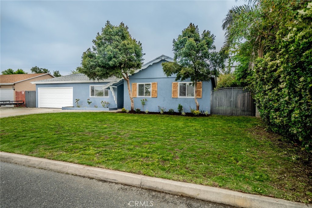 445 W Rosewood Street