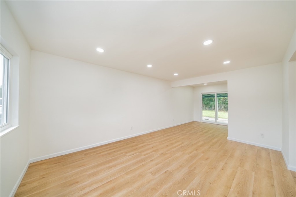 445 W Rosewood Street