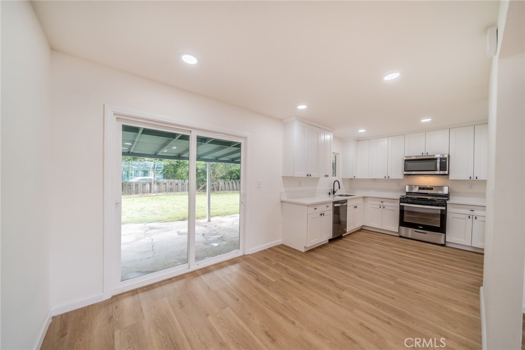 445 W Rosewood Street