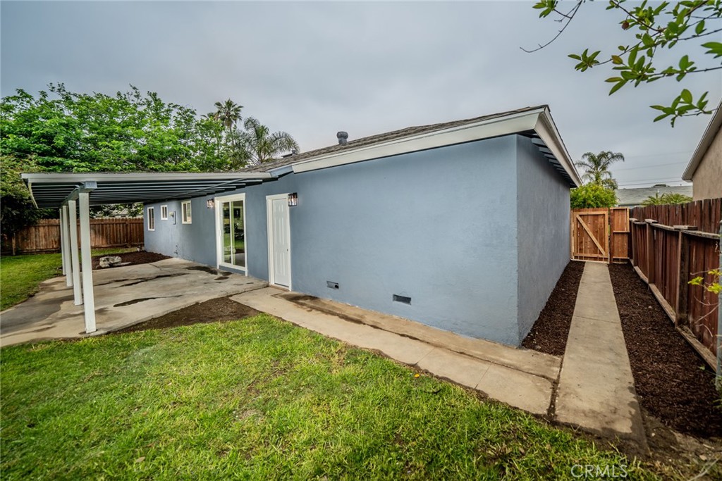 445 W Rosewood Street