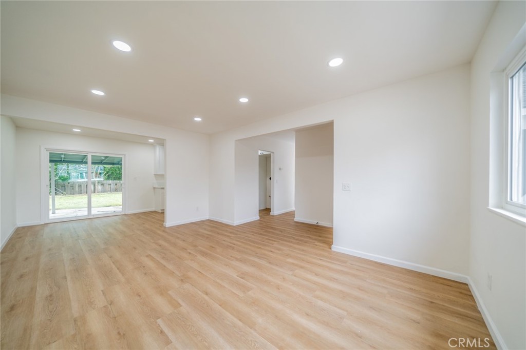 445 W Rosewood Street