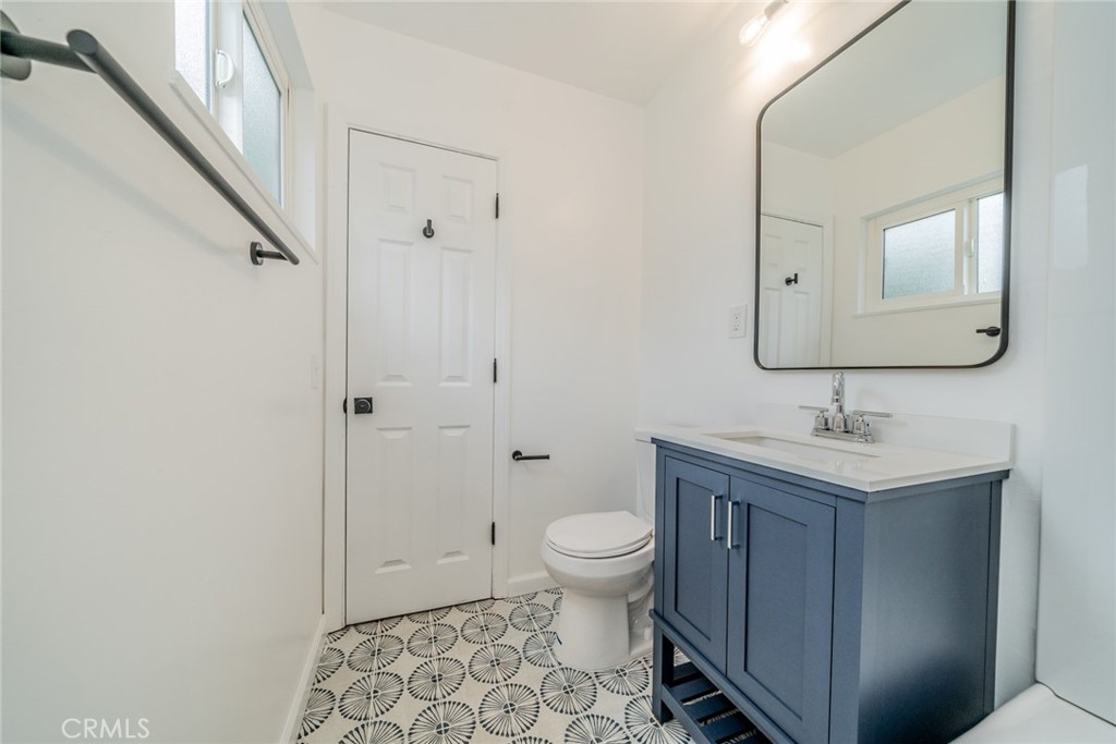 445 W Rosewood Street