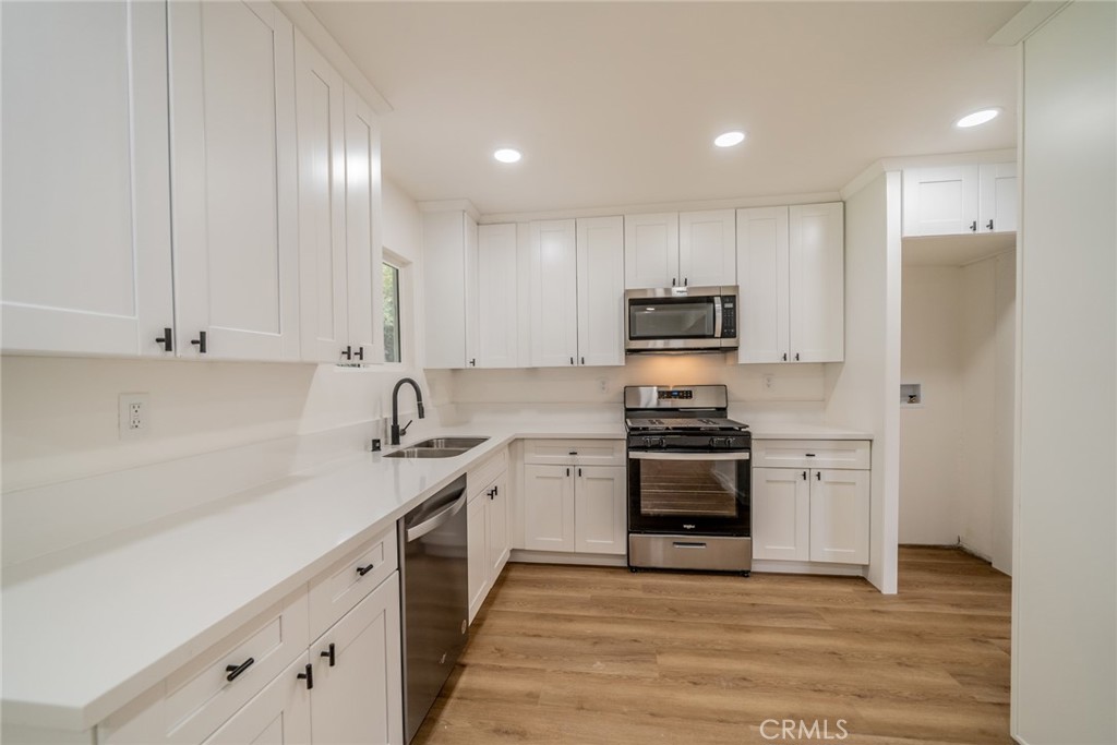 445 W Rosewood Street