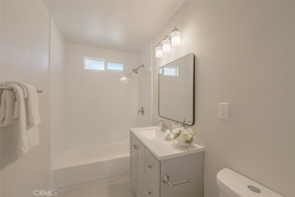 9558 Ponderosa Avenue