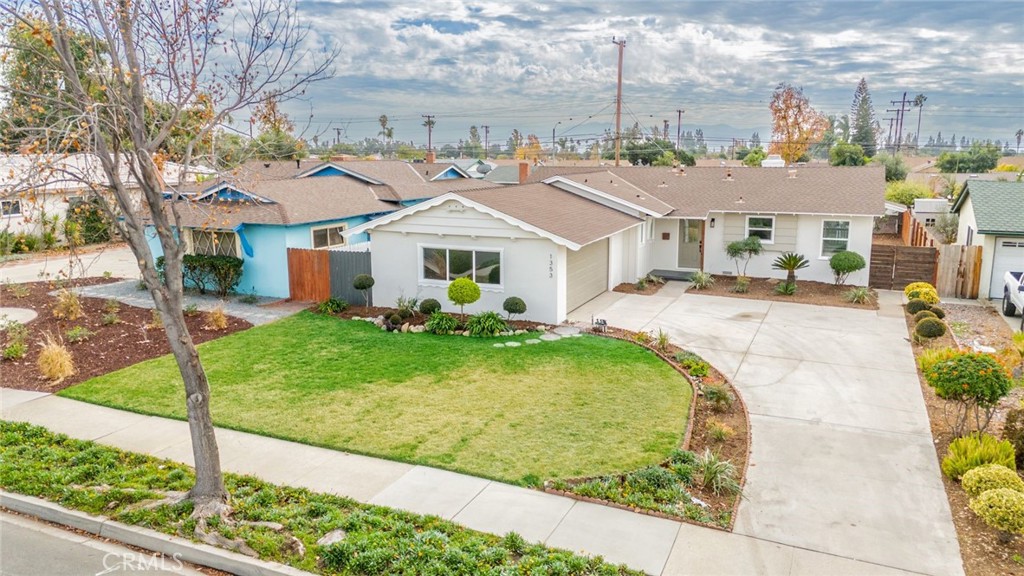 1353 W Harvard Place