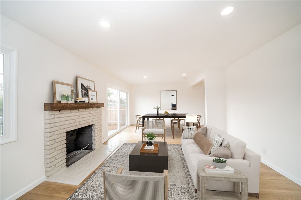 1353 W Harvard Place