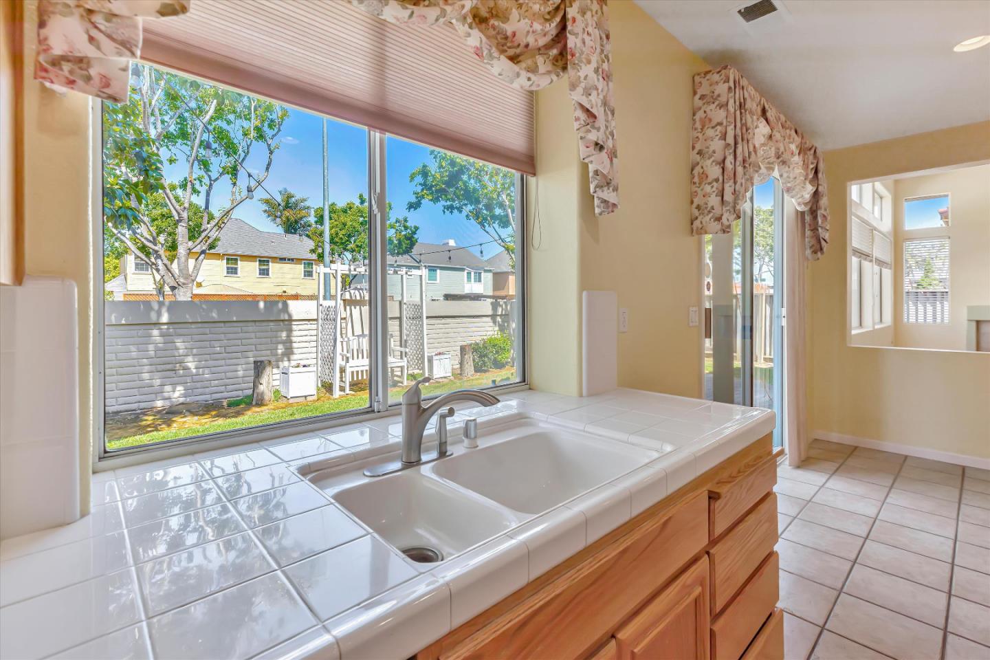 305 Rhine CT