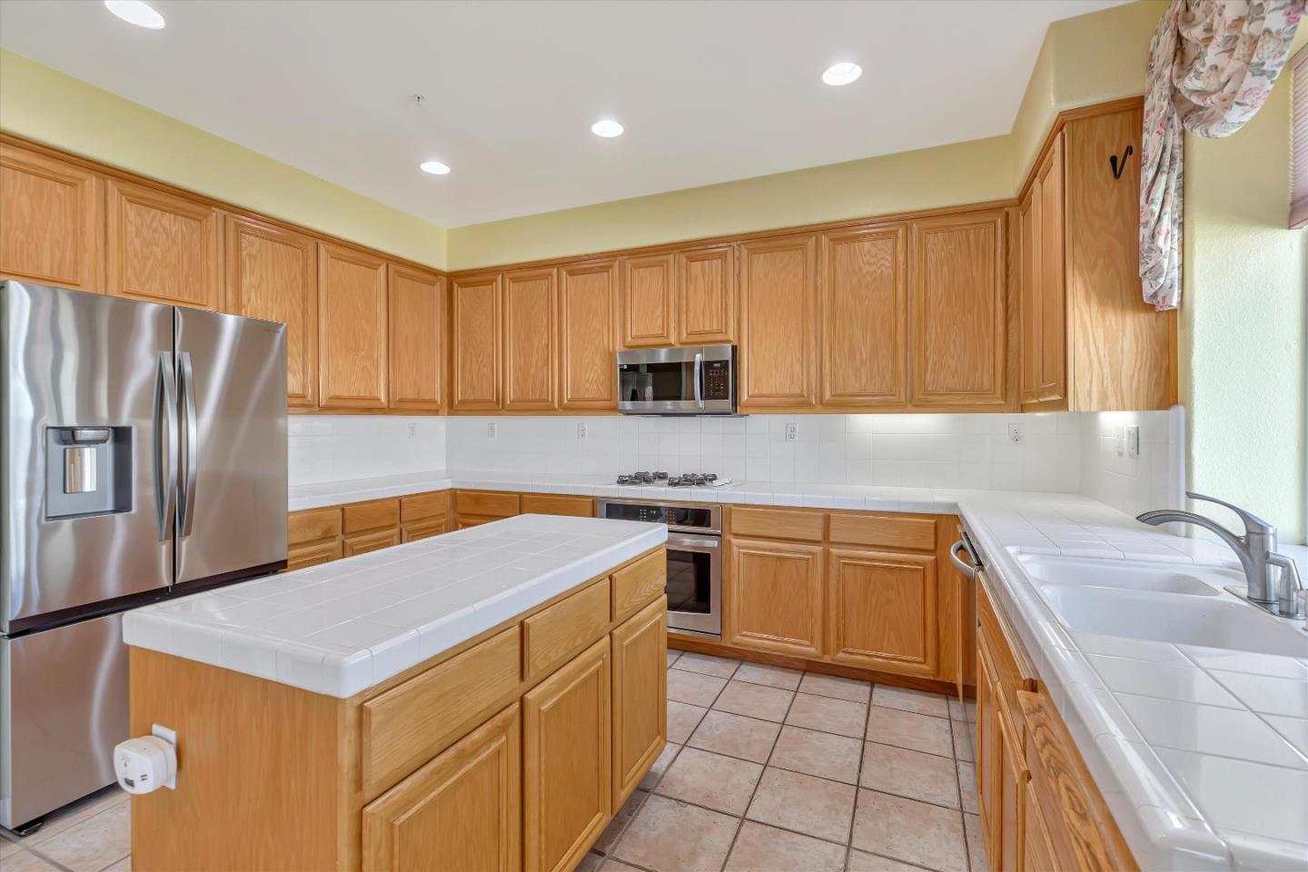 305 Rhine CT