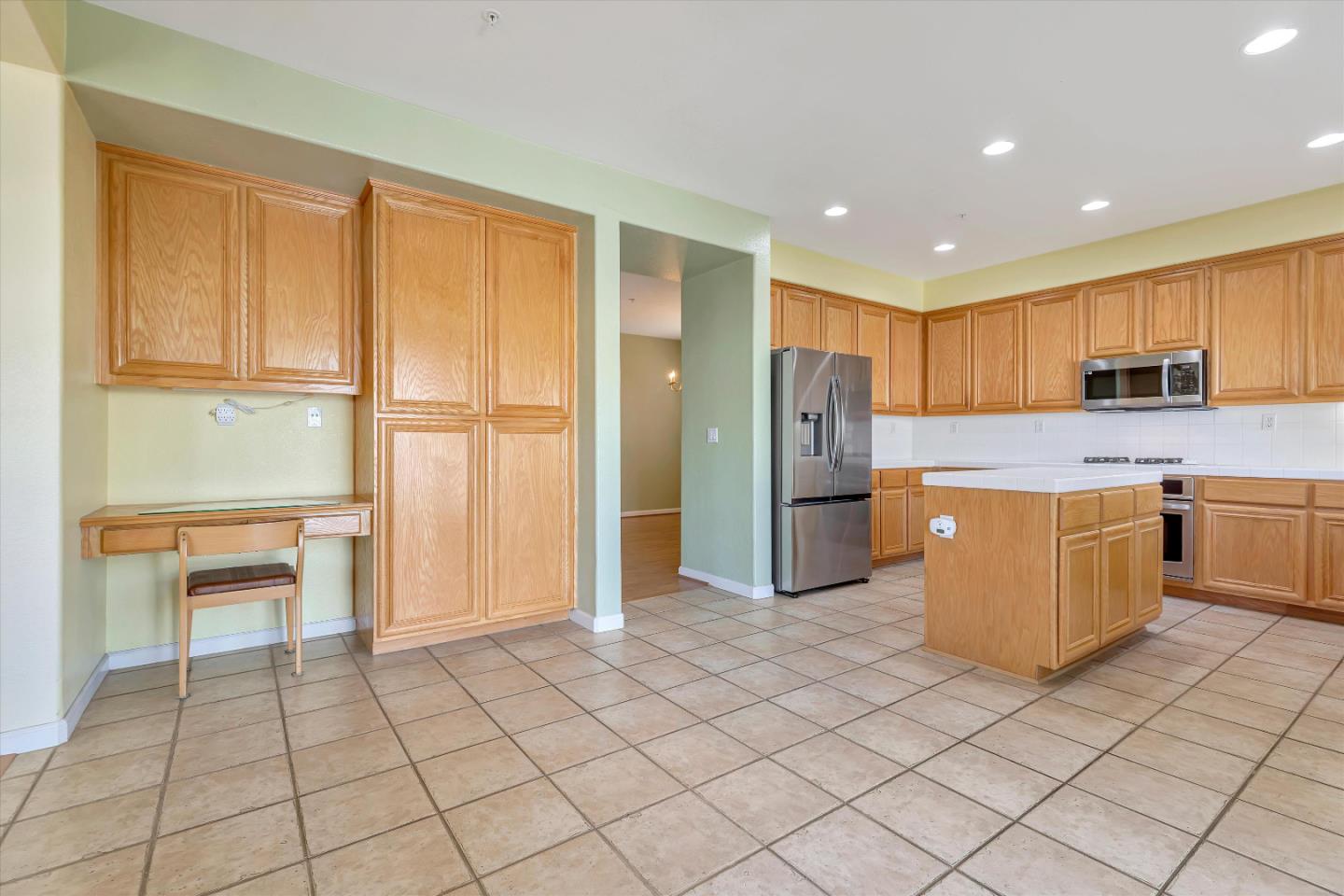 305 Rhine CT