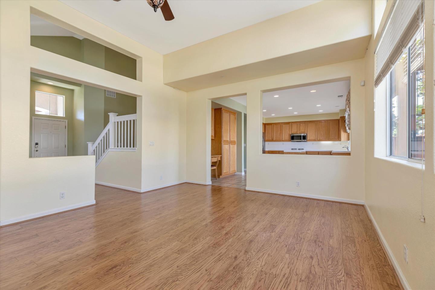 305 Rhine CT