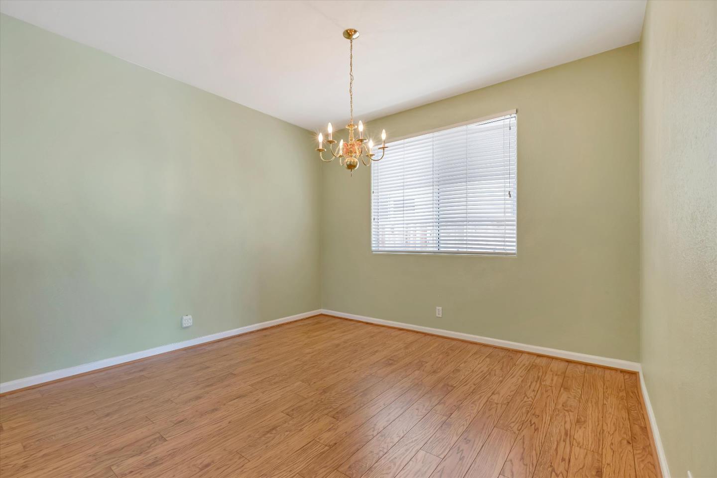 305 Rhine CT