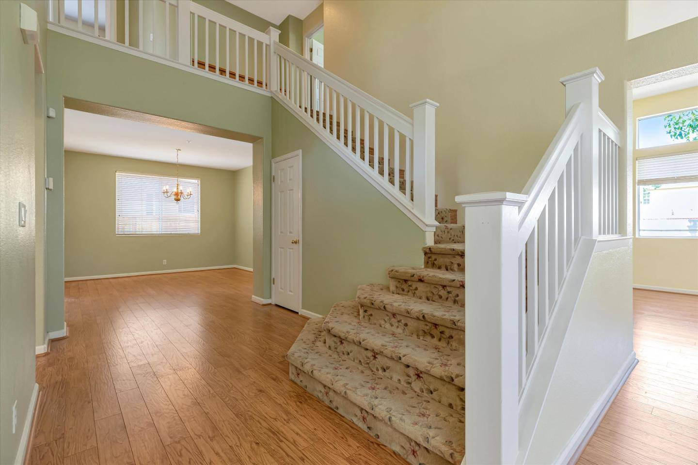 305 Rhine CT