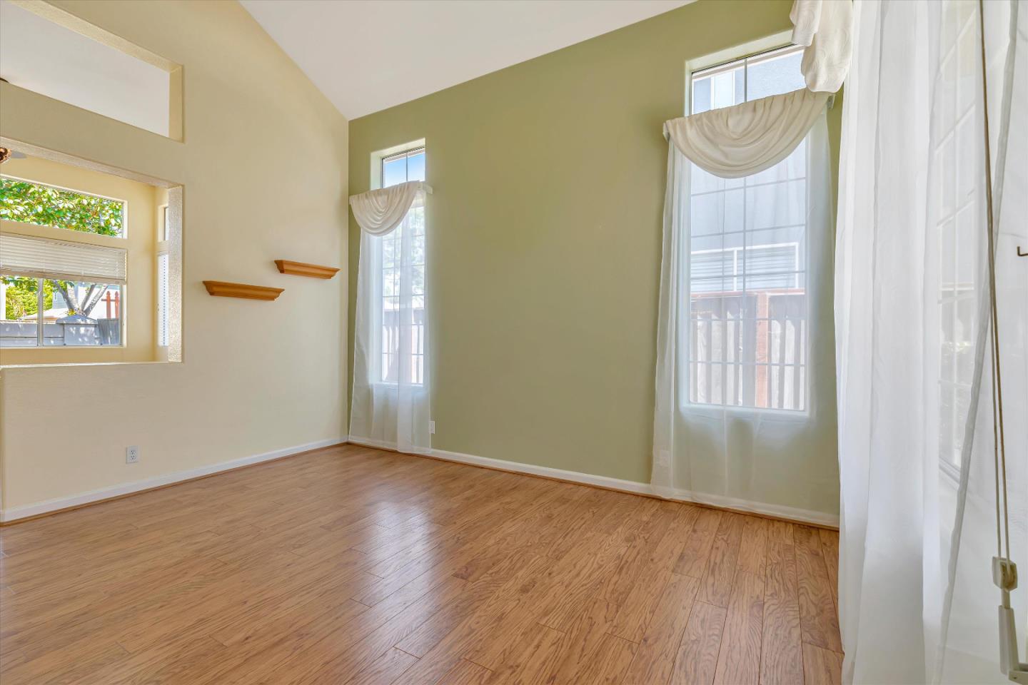 305 Rhine CT
