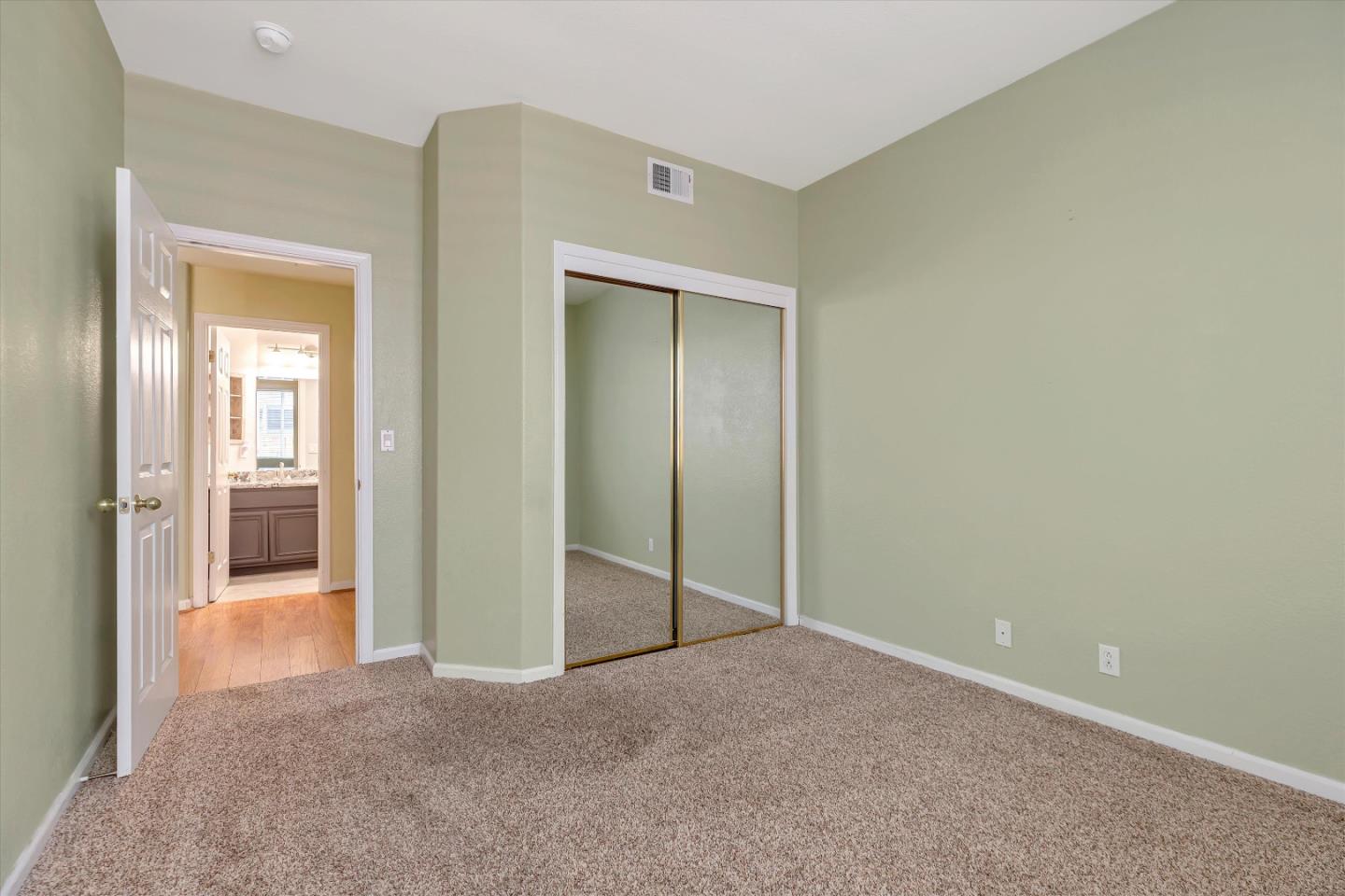 305 Rhine CT