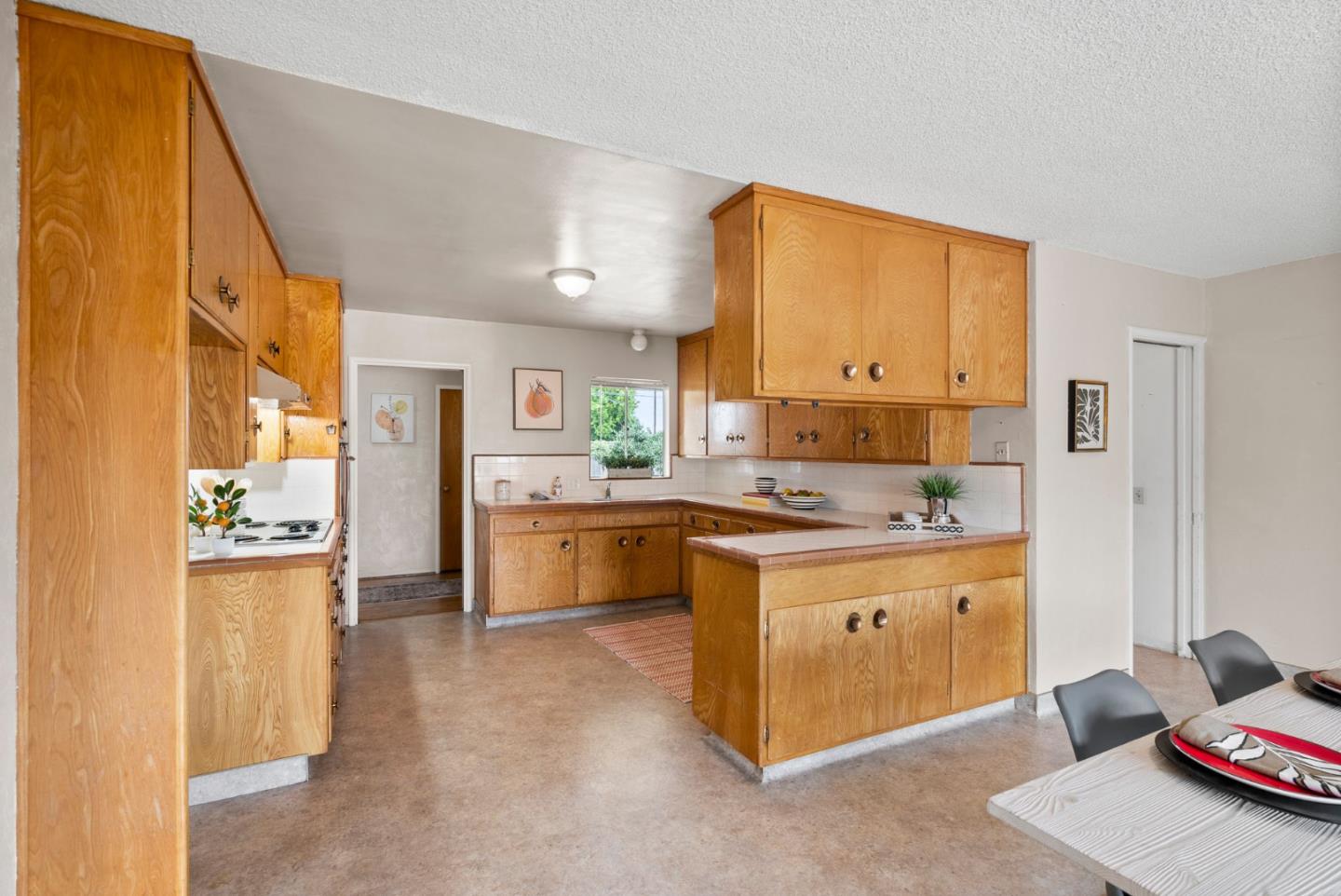 345 Green Valley RD