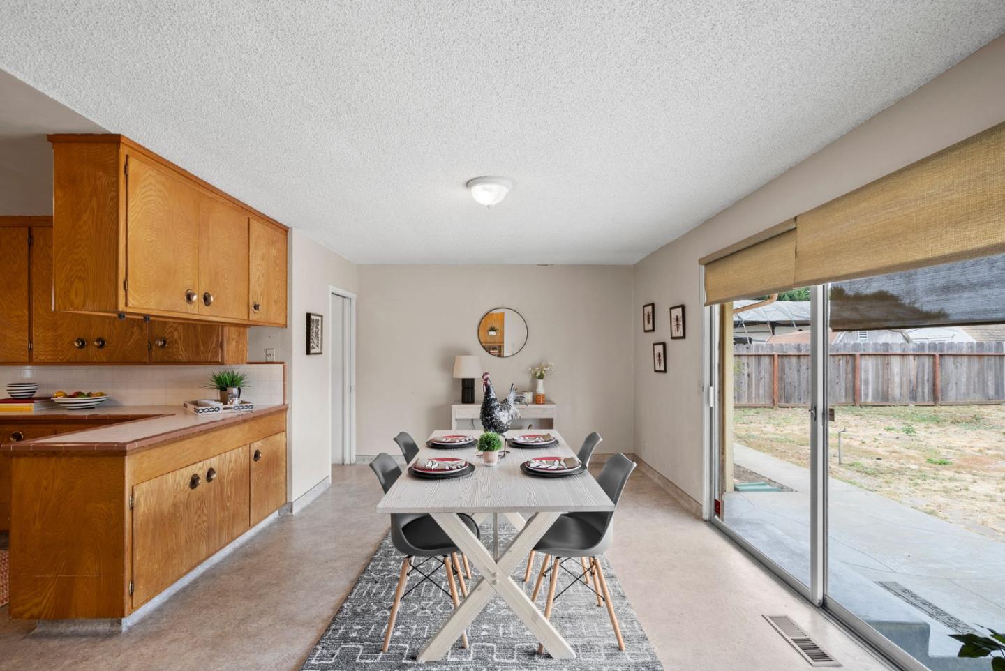 345 Green Valley RD