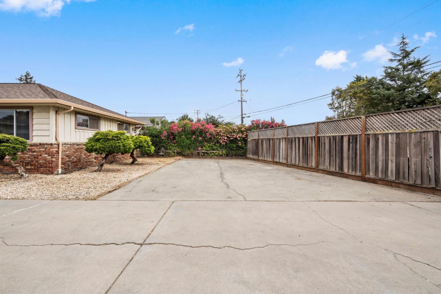 345 Green Valley RD