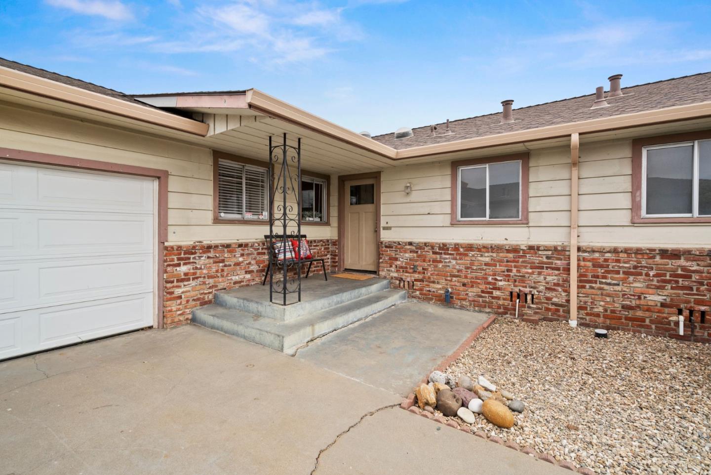 345 Green Valley RD