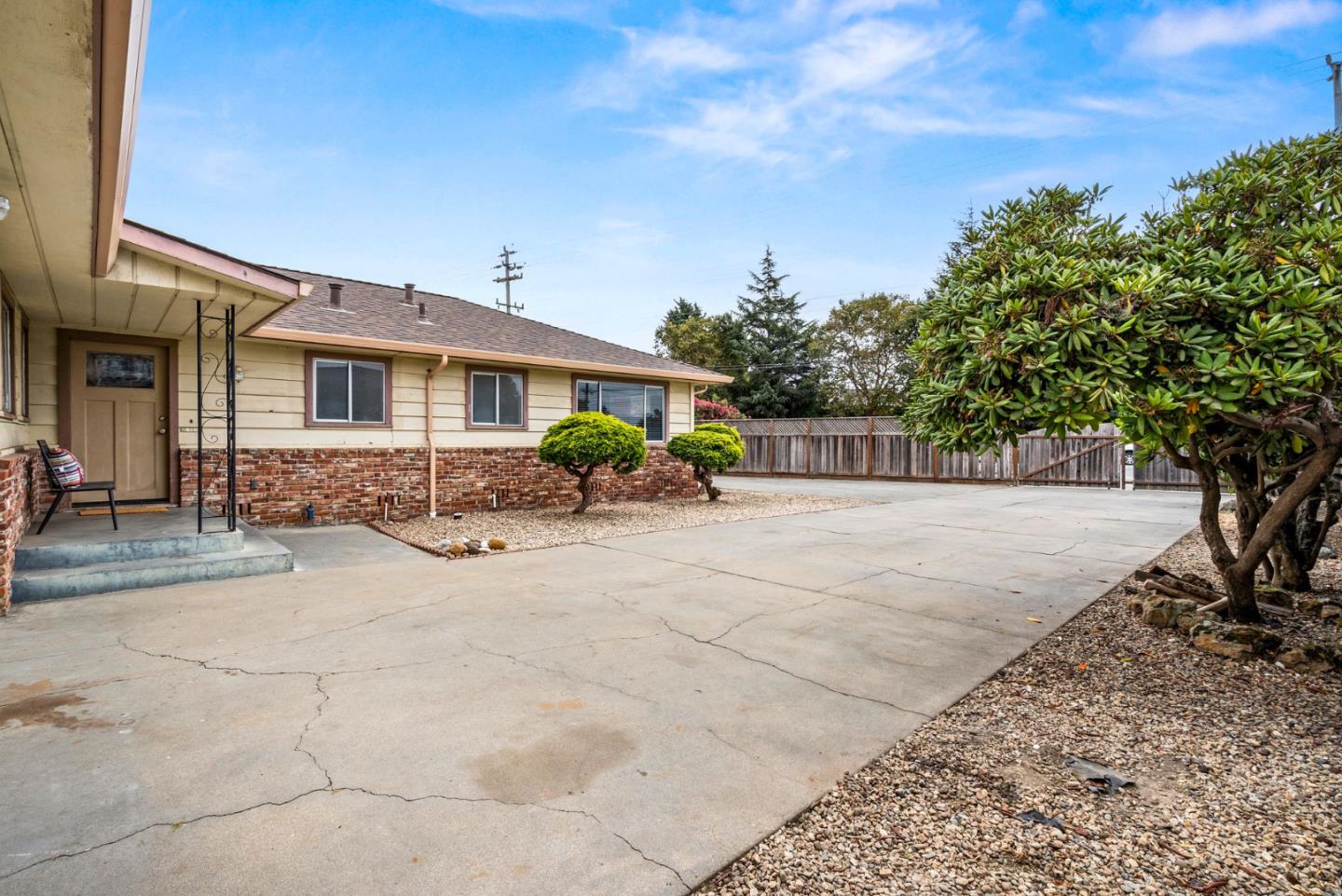 345 Green Valley RD