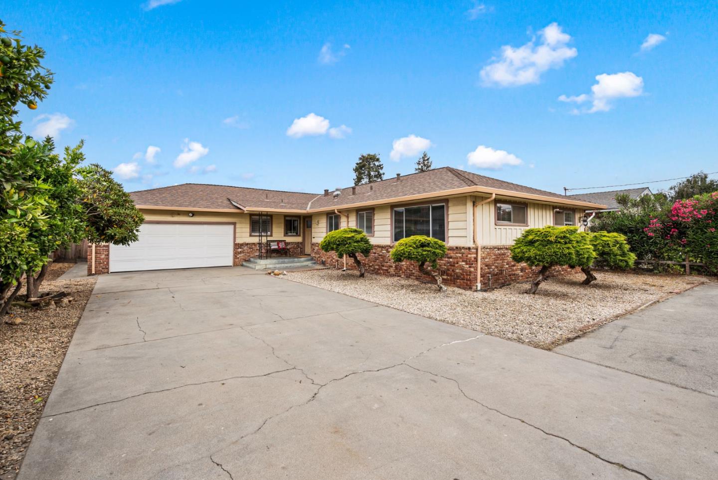345 Green Valley RD