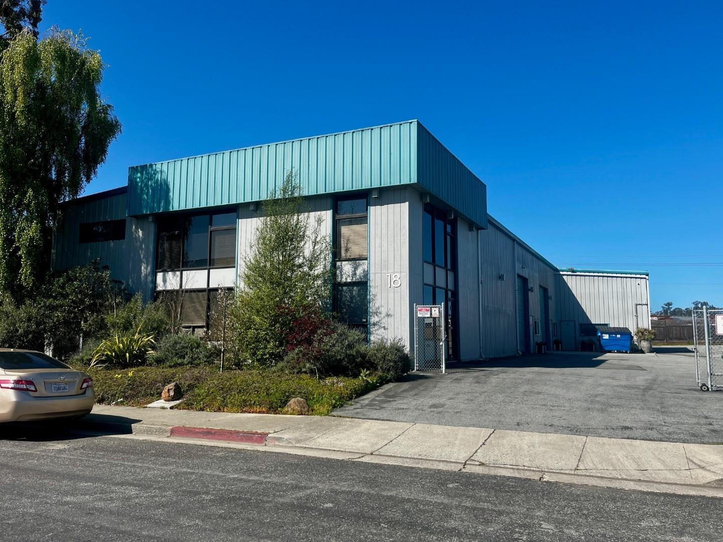 18 Hangar Way A