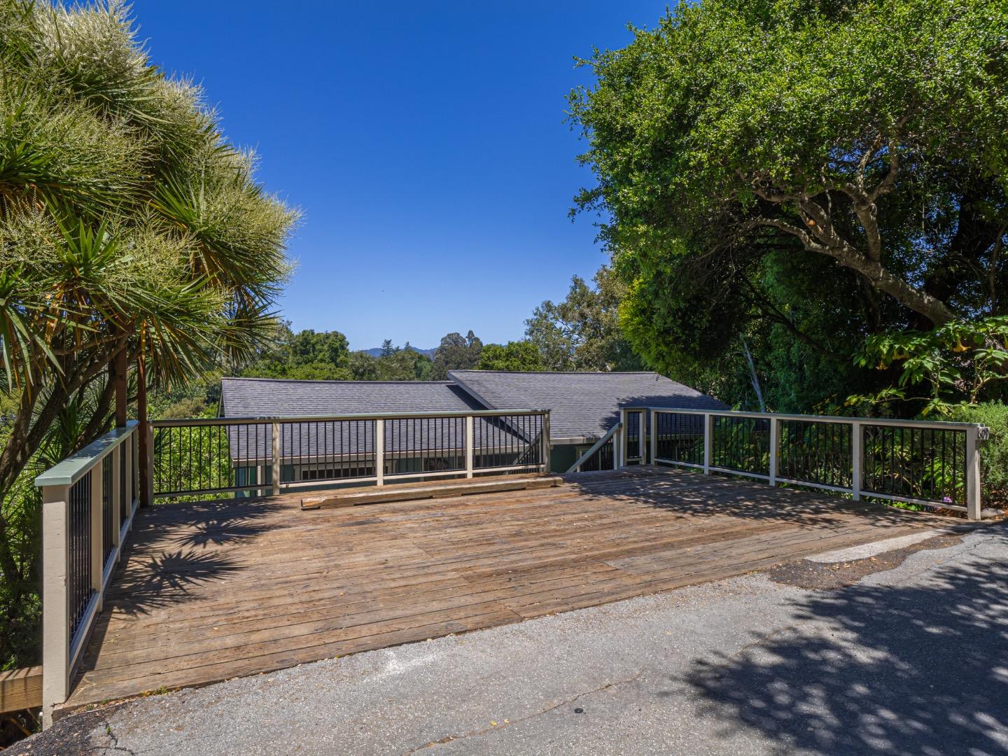 609 Encino Drive