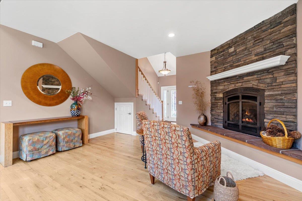 2220 Hewitt RD