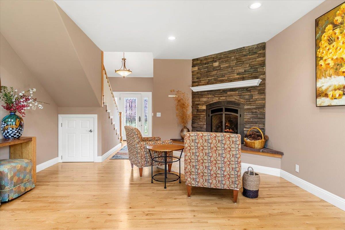 2220 Hewitt RD