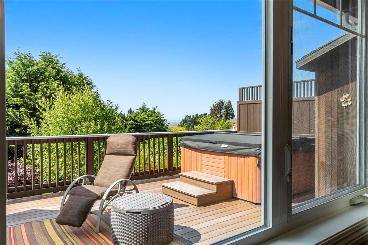 2220 Hewitt RD