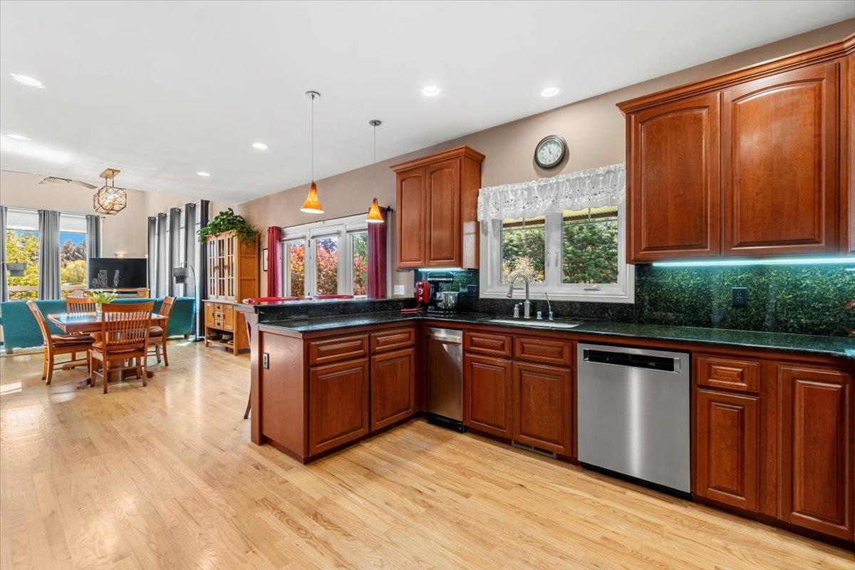 2220 Hewitt RD