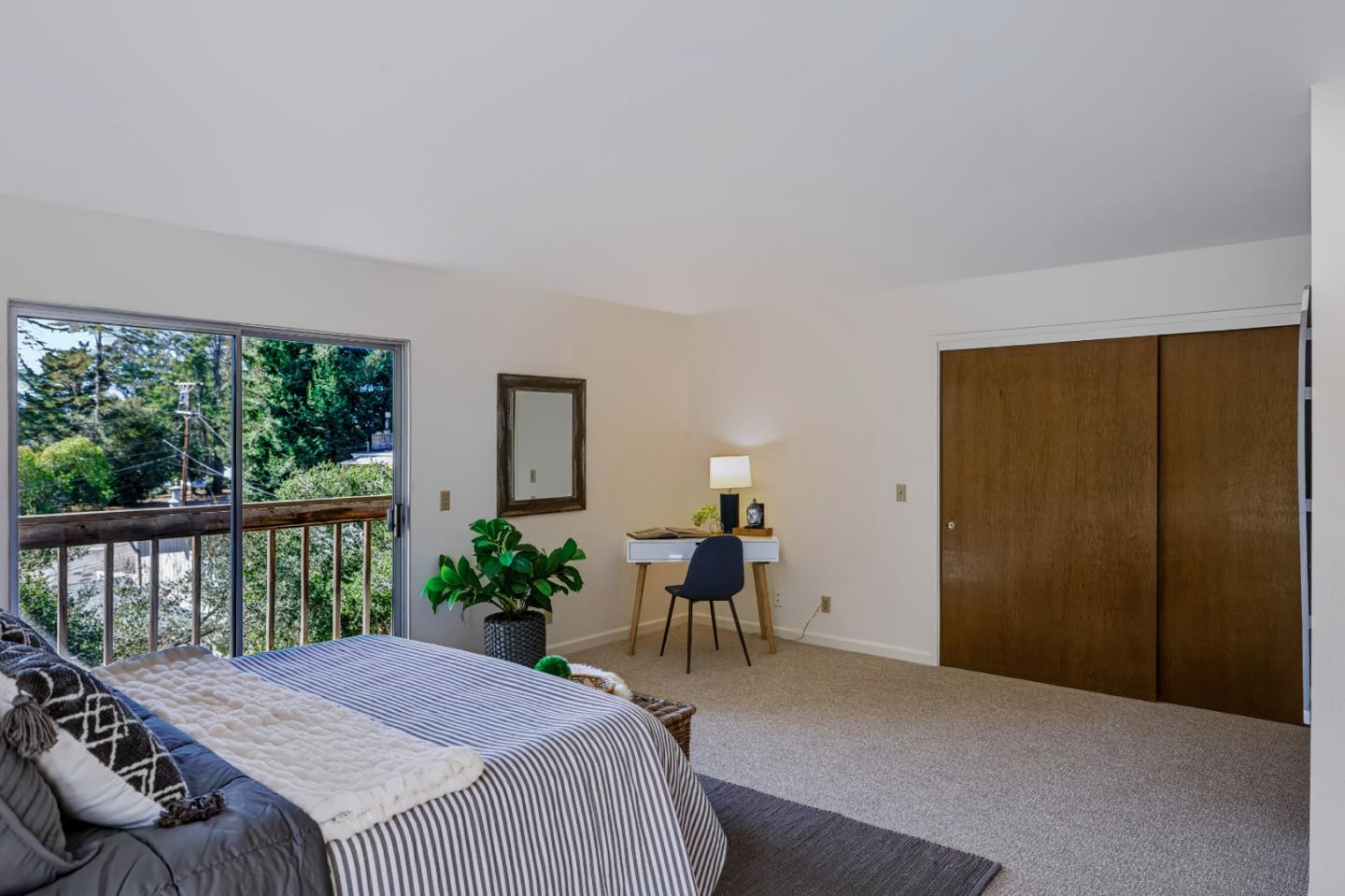 546 Monterey DR