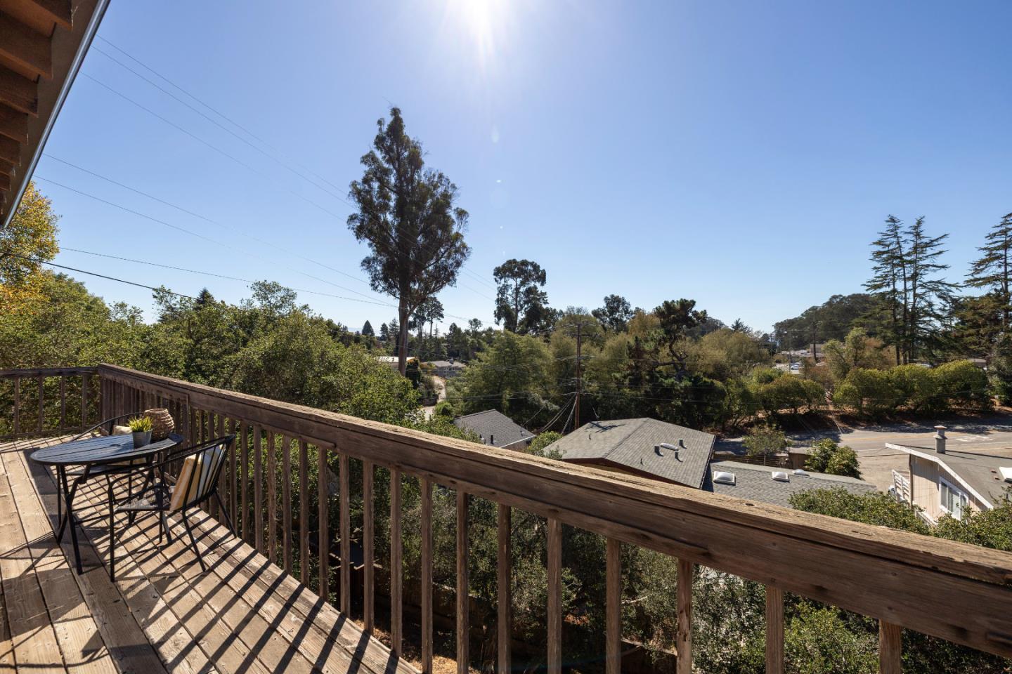 546 Monterey DR