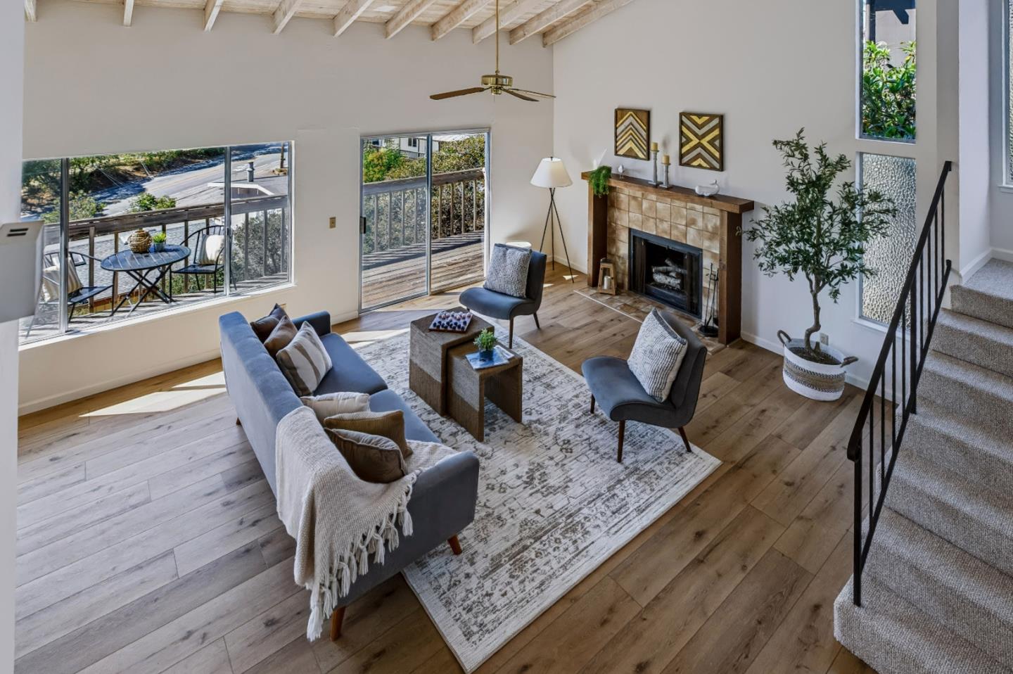 546 Monterey DR
