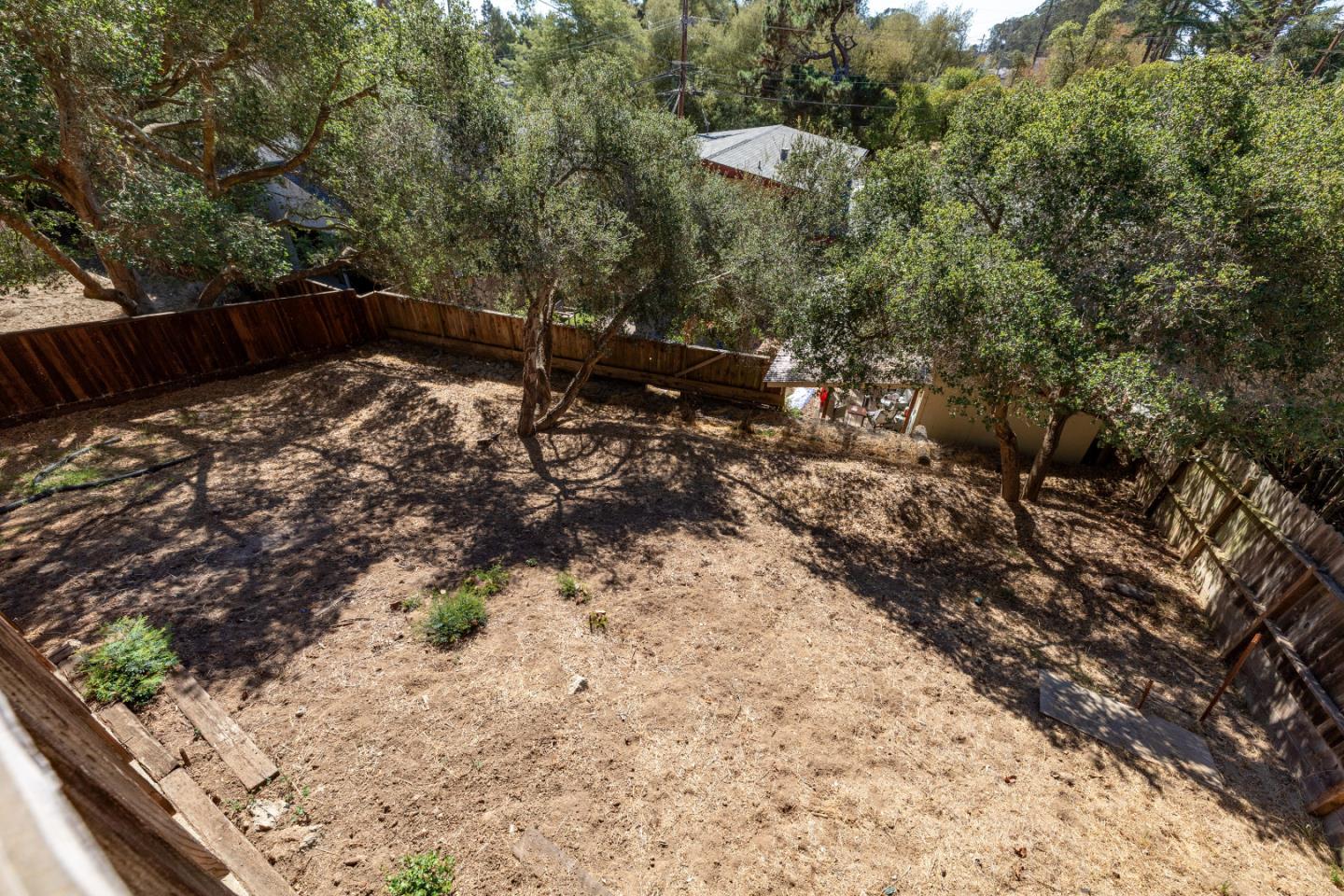 546 Monterey DR