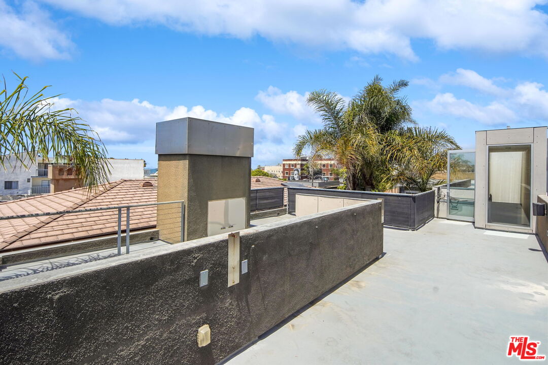 35 Sunset Ave