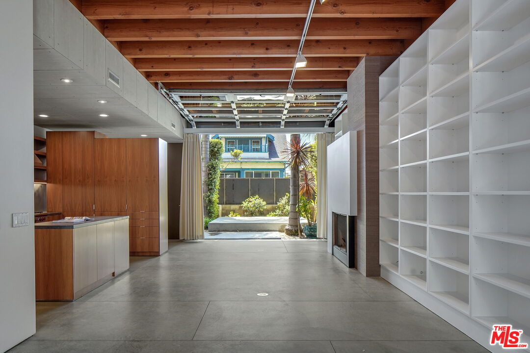 35 Sunset Ave