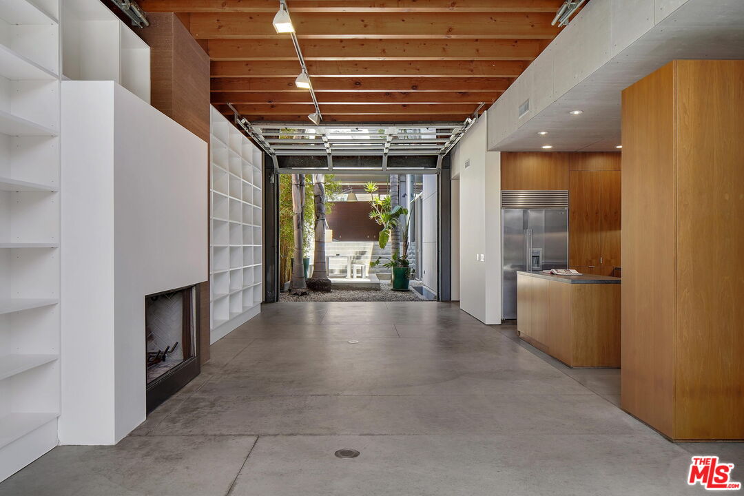 35 Sunset Ave