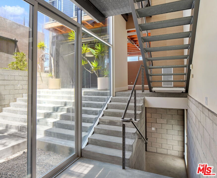 35 Sunset Ave