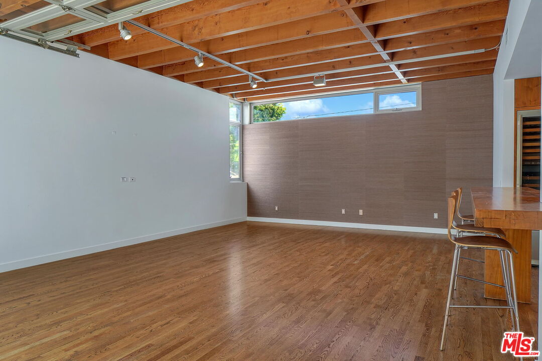 35 Sunset Ave
