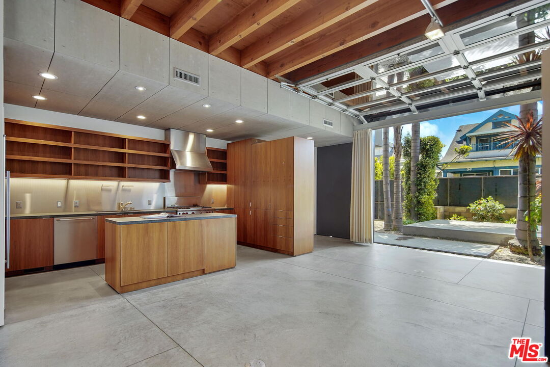 35 Sunset Ave