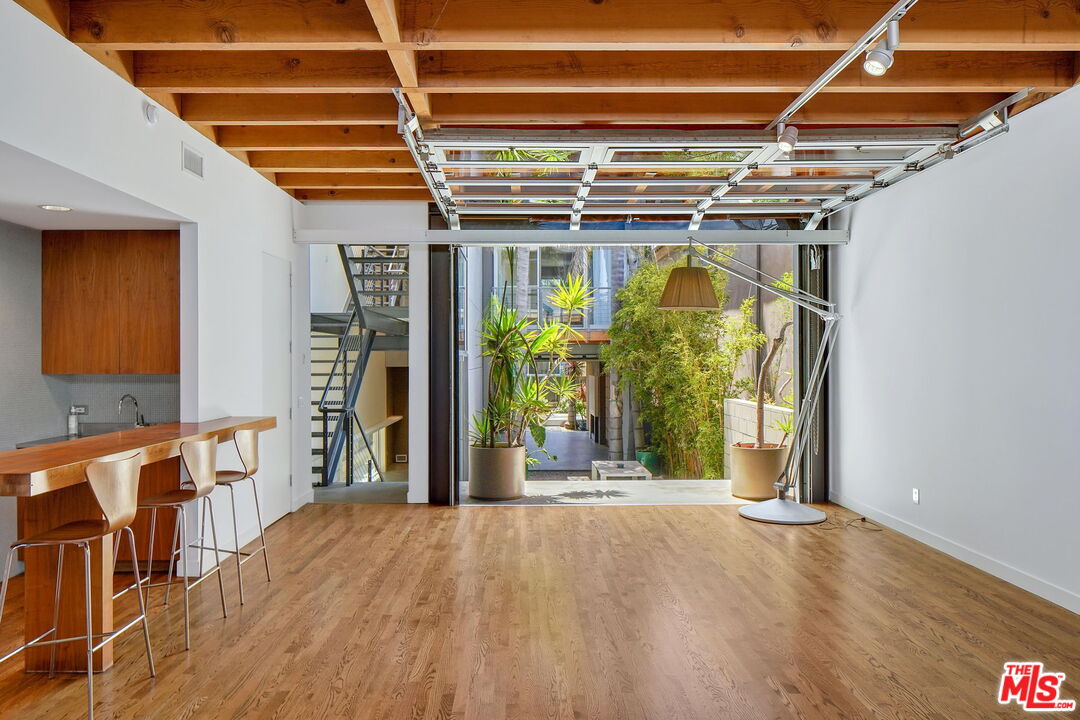 35 Sunset Ave