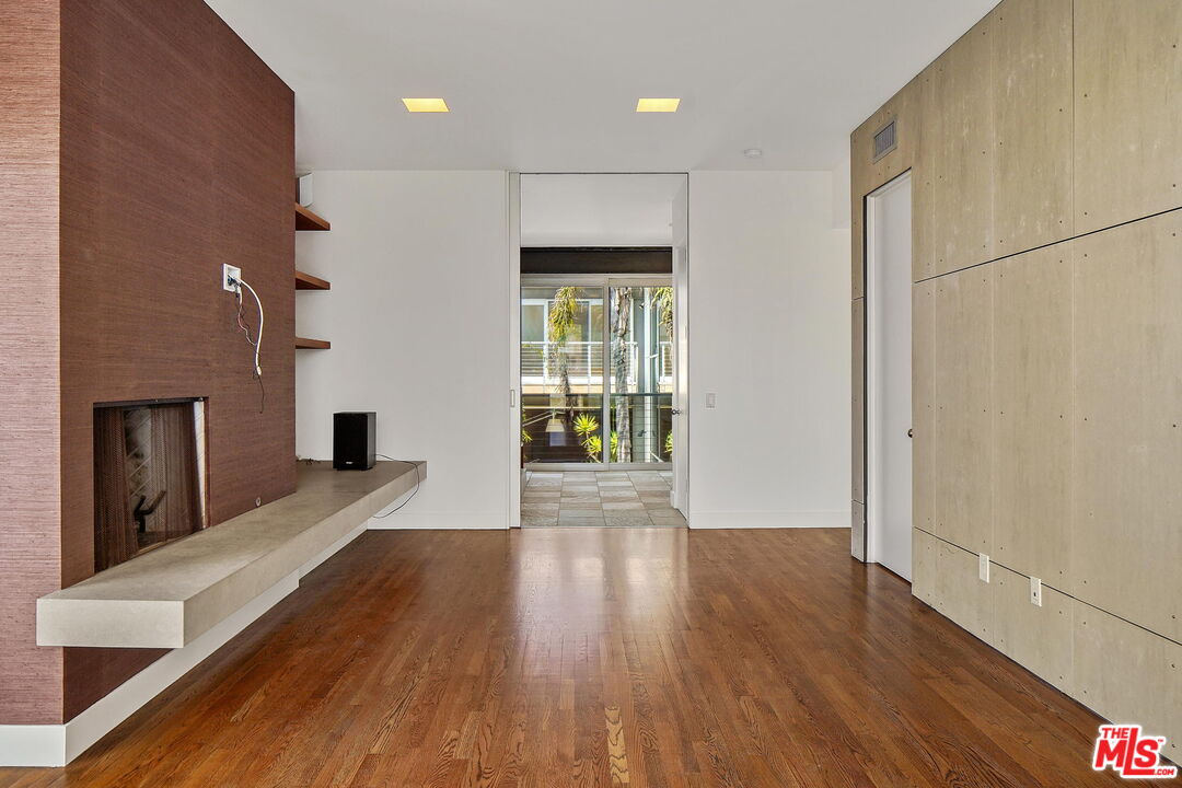 35 Sunset Ave