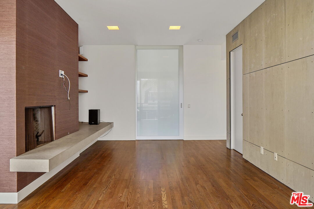 35 Sunset Ave