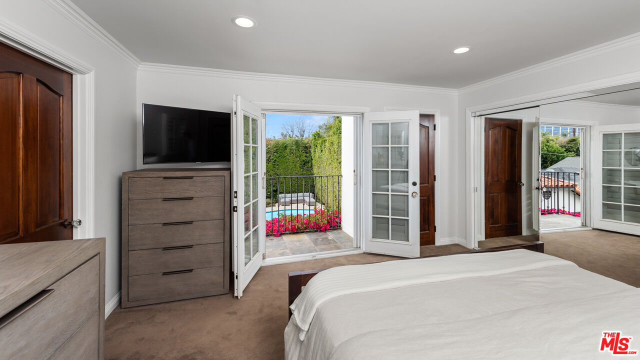 4539 Tobias Ave