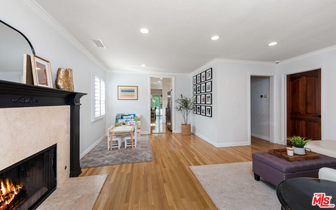 4539 Tobias Ave