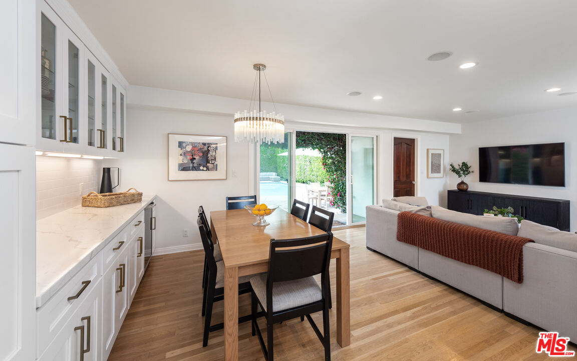 4539 Tobias Ave