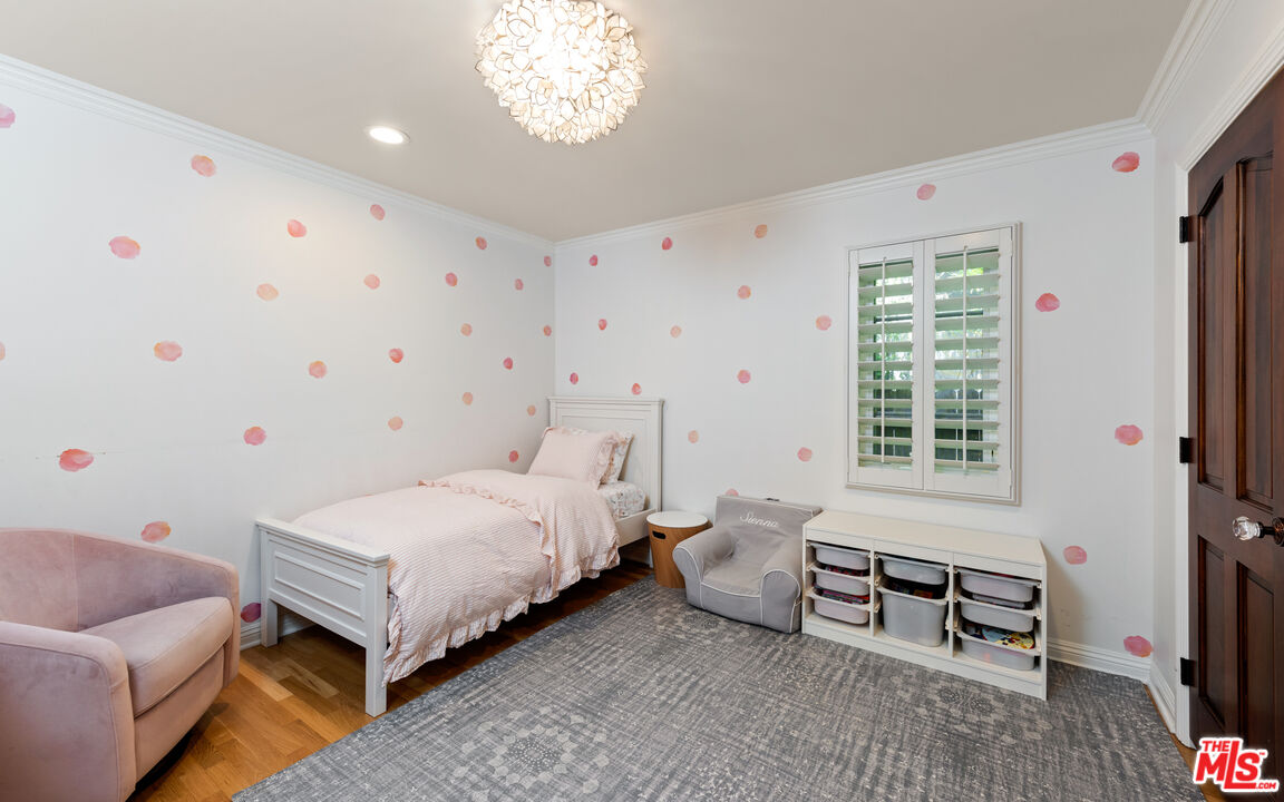4539 Tobias Ave